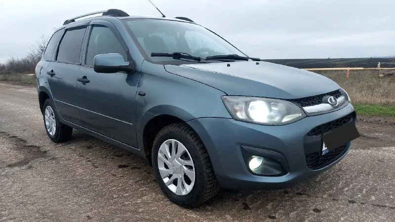 В продаже ваз калина 2 в кузове универсал 2015г. 2 владельца по птс 1.6, 8кл с пробегом 240тыс. км. в авариях не была стекла все родные. техническое состояние на отлично. машина обслужена грм заменён, масло свежее, резина зимняя, летняя имеется. авто с кондиционером, электроусилителем, штатной сигнализацией. цена 550 +79497151738 звоните 📲 tg: kosta 📞 звоните: +7(949)7151738 - фотография - 2