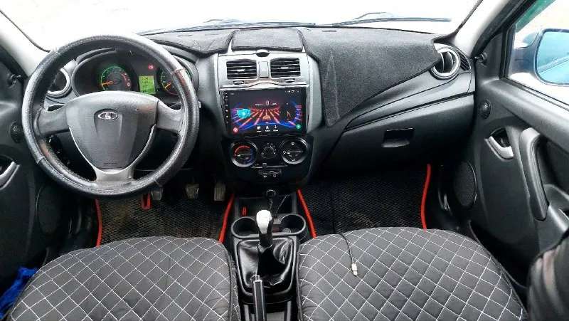 В продаже ваз калина 2 в кузове универсал 2015г. 2 владельца по птс 1.6, 8кл с пробегом 240тыс. км. в авариях не была стекла все родные. техническое состояние на отлично. машина обслужена грм заменён, масло свежее, резина зимняя, летняя имеется. авто с кондиционером, электроусилителем, штатной сигнализацией. цена 550 +79497151738 звоните 📲 tg: kosta 📞 звоните: +7(949)7151738 - фотография - 8