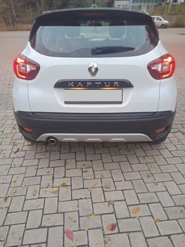 Продам свою машину renault kaptur, 2021 выпуска. второй владелец. пробег родной, 87 тысяч. машина любимый член семьи. служила верой и правдой. бережная и добросовестная эксплуатация. обслуживалась вовремя, диагностика проводилась раз в пол года. автомобиль ни разу не выдавал сюрпризов. салон чистый не прокуренный. двигатель 1,6 работает исправно, ровно. все приборы работают как часы. кондиционер, подогрев сидений, сигнализация, кнопка старт-стоп, бесключевой доступ. готов на любые проверки. цена 1 900 000 руб. +7(949)403-98-48 г. донецк. 📞 звоните: +7(949)4039848 - фотография - 2