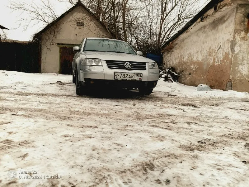 Продам volkswagen пассат б5+, 2001 г. в. 1.8t. 150 л. с. находиться в макеевке пробег 433 т. к. , турбина новая прошла 10 т. к, заменены подушки двигателя, коробки, новые сальники клапанов, новые колодки перед, задние лежат в багажнике, масло от замены до замены климат контроль всё работает заправлен, подогрев зеркал, комбинированный кожаные сиденья перед с подогревом. собственник, по документам проблем нету. 550тыс. торг все вопросы по телефону +79493336941 +79498633295 📞 звоните: +7(949)3336941 - фотография - 6