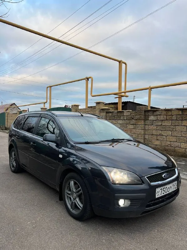 Продам ford focus 2 ghia европеец сборка германия! год: 2007 пробег: 320 родной двигатель 1.6 бензин работает отлично ровно, едет очень хорошо, ходовая отличная без стуков, и прочего, кузов в очень достойном состоянии без гнили и дыр, днище, пороги отличные! дтп не было, везде заводская сборка комплектация ghia богатая с эл. привод сидений, подогревами сидений, зеркал, esp(курсовая устойчивость), круиз контроль, мульт руль, сенсорная мультимедиа, датчик света, и дождя, эл, зеркала, камера заднего вида, задние парктроники, эл. регулировка фар, бортовой компьютер. дисковые тормоза вкруг, отличная зимняя резина! центральный замок, автомобиль ухоженый за все время 2 владельца было, птс оригинал, 3 ключа! очень вместительный универсал документы чистые без штрафов и запретов. вложений не требует полное переоформление! торг есть цена: 570000 📍мариуполь 📞+79496463727 - фотография - 2