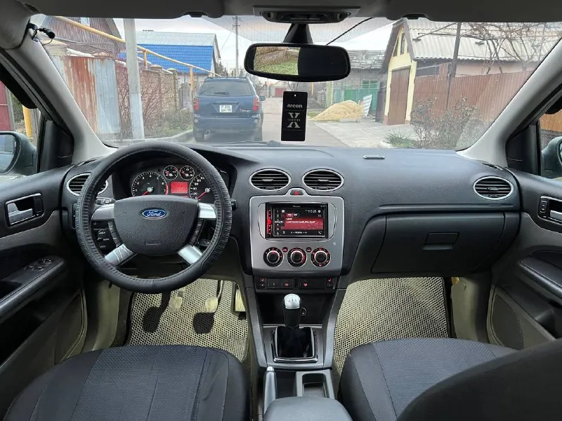 Продам ford focus 2 ghia европеец сборка германия! год: 2007 пробег: 320 родной двигатель 1.6 бензин работает отлично ровно, едет очень хорошо, ходовая отличная без стуков, и прочего, кузов в очень достойном состоянии без гнили и дыр, днище, пороги отличные! дтп не было, везде заводская сборка комплектация ghia богатая с эл. привод сидений, подогревами сидений, зеркал, esp(курсовая устойчивость), круиз контроль, мульт руль, сенсорная мультимедиа, датчик света, и дождя, эл, зеркала, камера заднего вида, задние парктроники, эл. регулировка фар, бортовой компьютер. дисковые тормоза вкруг, отличная зимняя резина! центральный замок, автомобиль ухоженый за все время 2 владельца было, птс оригинал, 3 ключа! очень вместительный универсал документы чистые без штрафов и запретов. вложений не требует полное переоформление! торг есть цена: 570000 📍мариуполь 📞+79496463727 - фотография - 9