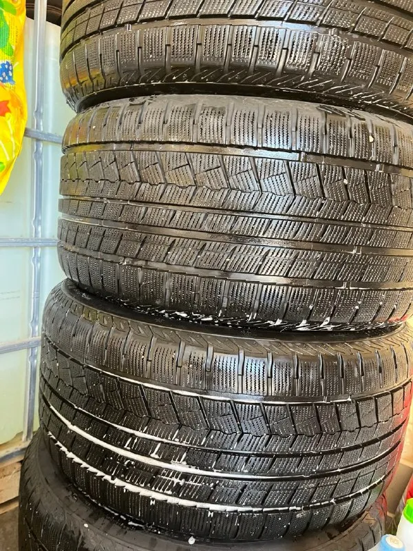 В продаже оригинальные диски с резиной r20 5x112 bmw g05 g06 комплект в идеальном состоянии, без царапин, бордюрок, ремонтов. резина практически без износа установлены датчики давления шин комплект готов к установке на ваш авто! цена 95.000р осмотр макеевка звоните с 08:00 до 18:00 🕕 +7 (949) 325-27-36 максим 📞 🇷🇺 звоните: +79493252736 - фотография - 7