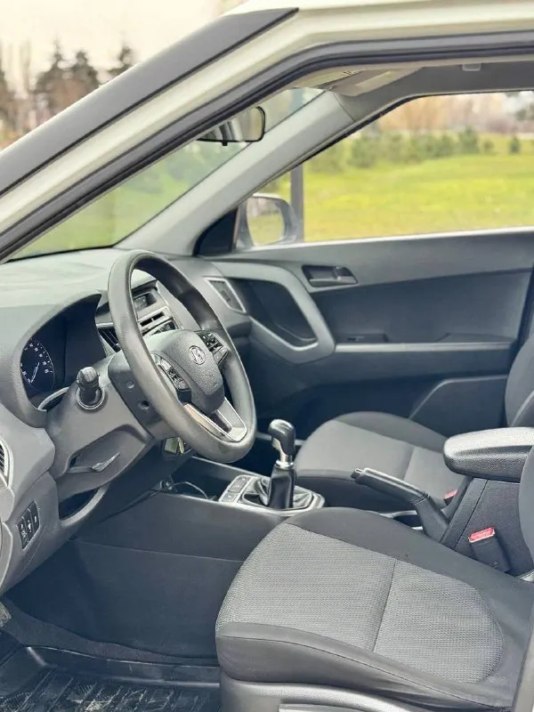 🚙 hyundai creta 💰цена: 1 550 000р 🏢город: мариуполь 📅год выпуска: 2018 🧾пробег: 77 489км. ⚙️двигатель: 1.6 ⛽топливо: бензин ⚙️кпп: механика 6ст. 📞 телефон: +7-949-727-41-51 +7-949-551-91-52 +7-989-263-55-56 💾 описание: - фотография - 8