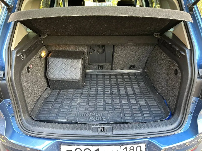 Срочно продам volkswagen tiguan, 2012 г. , 1.4л tsi. пробег: 243 000 км. акп dsg, работает плавно, без пинков. мотор работает ровно, обслуживался регулярно. автомобиль в хорошем состоянии. ходовая полностью обслужена, ничего не стучит, колодки/тормозные диски поменяны в круг. салон чистый, ухоженный. автотека зеленая!! комплектация: электро-регулировка зеркал с подогревом и складыванием, мультируль, датчик света/дождя, двузонный климат контроль, подогревы сидений, auto-hold, электроручник, задние парктроники, abs, esp, омыватель фар. плюсом второй комплект резины. владею три года и оформлена на меня! цена: 1 200 000 руб. осмотр г. горловка телефон: +7 949 313-13-32 - фотография - 10