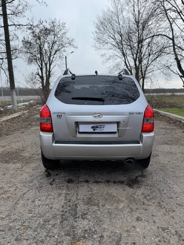 🚗 💰продам автомобиль💰🚀 hyundai tucson ▶️ ❗️пробег 96 тыс❗️ 😱 ▶️ год выпуска: 2004 г. ▶️обьем 2.0 ❗️❗️ акпп ❗️✅ бережное использование, есть автотека по запросу. 🔥 автомобиль в отличной комплектации: • кондиционер работает ❗️ • полный стеклопакет • легкосплавные диски + новая зимняя резина. ❗предоставлю видео обзор по требованию! 🏛 юридически автомобиль чист, без штрафов и запретов! уже на 180 регионе 🏢 осмотр в г. амвросиевка или по договорённости в любом городе. доставка в любой город л-днр ☎ телефон для связи: +79493391770 +79490789890 телеграмм, мах. вацап на номере. телефон включен всегда! 💰 цена 870.000 тысяч рублей. торг возможен но не желателен 😜 - фотография - 6