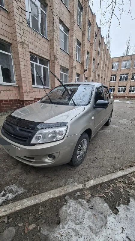 Продам ✅ ваз гранта/ ваз granta✅ год: 2012г : 1.6 пробег: 150.000 км описание: автомобиль без дтп, без рыжиков, коробка работает идеально, вся техническая часть работает идеально, не дымит, не троит, не пинается, машина вся обслужена, ухожена. цена: 500.000 +79493338384 осмотр макеевка 📞 звоните: +7(949)3338384 - фотография - 2