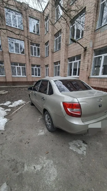 Продам ✅ ваз гранта/ ваз granta✅ год: 2012г : 1.6 пробег: 150.000 км описание: автомобиль без дтп, без рыжиков, коробка работает идеально, вся техническая часть работает идеально, не дымит, не троит, не пинается, машина вся обслужена, ухожена. цена: 500.000 +79493338384 осмотр макеевка 📞 звоните: +7(949)3338384 - фотография - 3