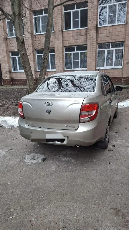 Продам ✅ ваз гранта/ ваз granta✅ год: 2012г : 1.6 пробег: 150.000 км описание: автомобиль без дтп, без рыжиков, коробка работает идеально, вся техническая часть работает идеально, не дымит, не троит, не пинается, машина вся обслужена, ухожена. цена: 500.000 +79493338384 осмотр макеевка 📞 звоните: +7(949)3338384 - фотография - 6