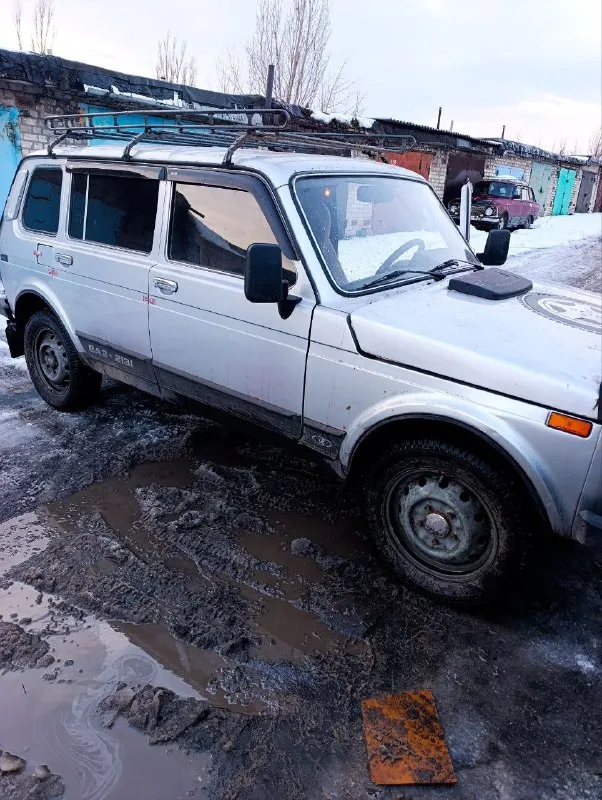 Ваз (lada) 4x4 (нива) 1.8 mt, 2004, 108 000 км год выпуска: 2004; объём двигателя: 1.8 л; коробка передач: механическая (mt); привод: полный (4wd) — уверенно держит дорогу в любых условиях; топливо: бензин, газ (не зарегистрированный кузов: 4 двери. состояние: автомобиль в рабочем состоянии, двигатель работает ровно, без нареканий. ходовая часть проверена ходовая часть пересобранная, стоит новый генератор, новые шрусовые кардоны, кузов имеет следы эксплуатации но без серьёзных повреждений. возможна переделка под инжектор, вся проводка имеется место нахождение: г. горловка, донецкая область телефон:+79493237108 цена:450 тыс. руб, без торга 📞 звоните: +7(949)3237108 - фотография - 4