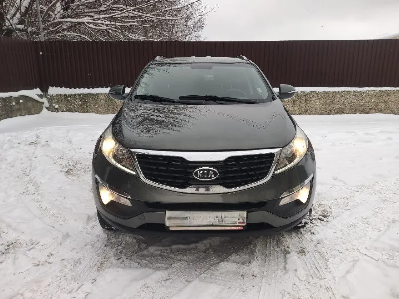 Kia sportage
Год выпуска - 2012
Пробег - 116.300км
Двигатель - 2.0 бензин
Кпп - механика
Автомобиль в прекрасном состоянии за все время эксплуатации 1 собственник пробег 116.300 оригинальный 💯% мотор работает как часики масло не расходует долговечная механическая коробка передач без нареканий отличное сочетаение с 2.0л бензиновым мотором ходовая часть плотная без посторонних шумов едет бодро кузов без вмятин и царапин заводском окрасе в дтп не участвовал дно пороги стаканы все целое чистый опрятный салон хорошая комплектация подогрев всех сидений зеркал/заднего стекла микро климат эл зеркала 4эл стеклоподъёмники мульти руль круиз контроль складывание зеркал датчик света/дождя abs ebd esp и. Т. Д юридически кристально чист 1 собственник 2 ключа любое оформление в мрэо учёт рф цена 1.220т. Р осмотр г донецк
+79494937644 - фотография - 3