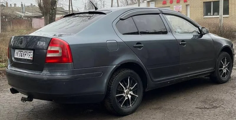 Skoda octavia a5 2008 года, механика. подогрев сидений, подогрев зеркал, кондиционер, музыка планшет, зимняя резина авто в хорошем состоянии на ходу каждый день по документам полный порядок цена 480.000р +79494453530 донецк 📲 tg: @ku4eryviy001 📞 звоните: +7(949)4453530 - фотография - 5
