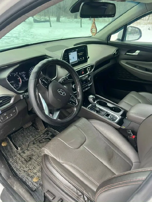 Продам hyundai santa fe 2019г. , передний привод, 2.0 170л. с. пробег 109 тыс. км +79493376210 машина для корейского рынка, я первый владелец по россии. комплектация пред максимальная: 2 ключа, 2 комплекта хорошей резины, (2 комплект на дисках), спереди поклеена атермальная тонировка, удержание в полосе, дистроник, датчик от столкновений, датчики слепых зон, авто холд, датчик света, дождя, подогрев руля, подогрев всех сидений, обдув передних сидений, панорама. расход 7-8 л. цена 3.2млн. руб. торг 📞 звоните: +7(949)3376210 - фотография - 4