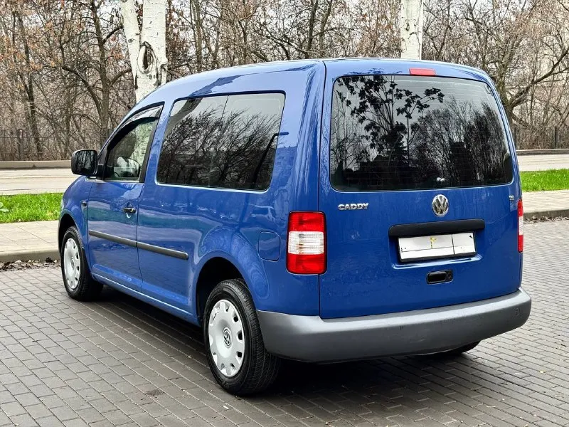 Volkswagen caddy 2008 года выпуска 1.6 бензин пассажир 233.000 км пробег механика состояние идеальное без вложений вся обслужена авто не бито все стекла заводские состояние огонь цена:800.000₽ без торга все интересующиеся вопросы по тел отвечу либо при встречи +79493829905 - фотография - 3