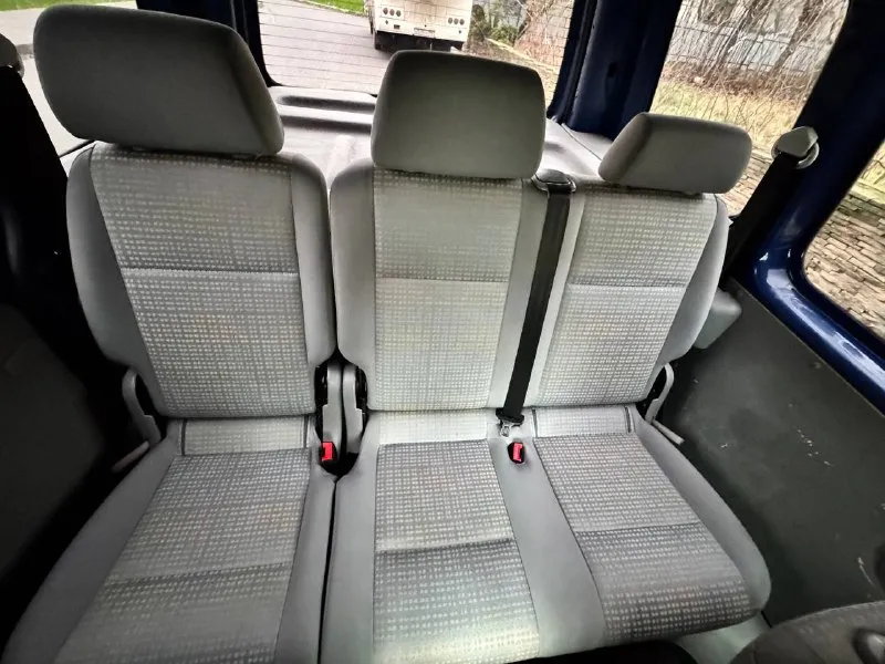 Volkswagen caddy 2008 года выпуска 1.6 бензин пассажир 233.000 км пробег механика состояние идеальное без вложений вся обслужена авто не бито все стекла заводские состояние огонь цена:800.000₽ без торга все интересующиеся вопросы по тел отвечу либо при встречи +79493829905 - фотография - 8