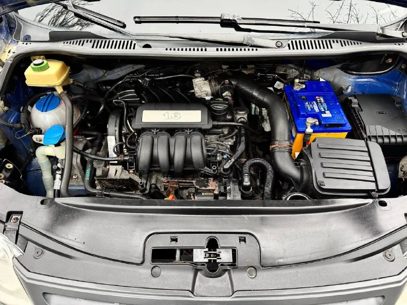 Volkswagen caddy 2008 года выпуска 1.6 бензин пассажир 233.000 км пробег механика состояние идеальное без вложений вся обслужена авто не бито все стекла заводские состояние огонь цена:800.000₽ без торга все интересующиеся вопросы по тел отвечу либо при встречи +79493829905 - фотография - 9