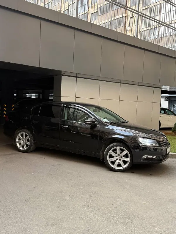 Продам volkswagen passat b7 цена 950.000₽ торг год 2011 пробег 335.000 мотор 1.8 tsi механика 6 ступ... - фотография