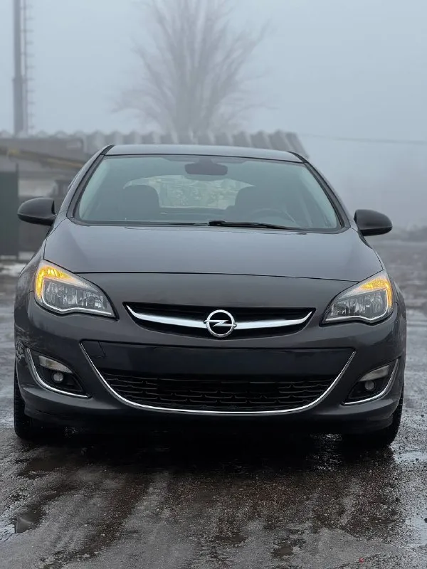 Opel astra j 2012 at 1.4 turbo авто в идеальном состоянии салон как в новом автомобиле оригинальный пробег 155 т. км все стекла родные богатая комплектация подогревы сидений/руля/зеркал/форсунок омывателя двухзонный климат-контроль хорошая штатная музыка круиз-контроль задний парктроник комбинированный салон кожа/ткань датчик света и дождя електропривод сидений на авто стоит хорошая зимняя резина nokian в комплекте летняя резина michelin также 3 комплекта ковриков штатная амбиентная подсветка на 150 тыс. км произведено большое то!!! цена 795 тыс. руб. торг у капота! тг вотсап +79493811593 звоните +79495082418 - фотография - 6