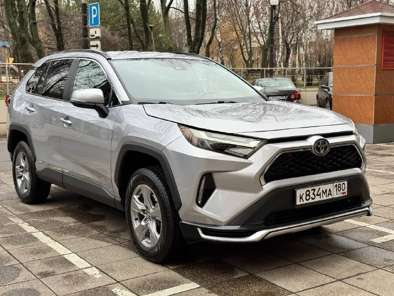 Продам toyota rav4 hybrid xle 2022 года я собственник с двигателем 2.5 бензин hybrid динамичный и экономичный, три режима езды, , сенсорный монитор большой датчик света, подогрев зеркал -bluetooth в хорошей комплектации автомобиль в отличном состоянии. хороший торг реальному покупателю 77.000 пробег родной возможно продажа в кредит возможен обмен 3.250.000₽ без торга 4t3rwrfv8nu067638 📱+7(949) 382-99-05 📍г. донецк - фотография - 2