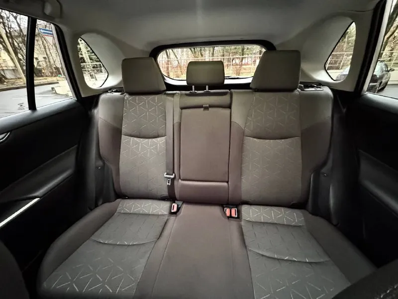 Продам toyota rav4 hybrid xle 2022 года я собственник с двигателем 2.5 бензин hybrid динамичный и экономичный, три режима езды, , сенсорный монитор большой датчик света, подогрев зеркал -bluetooth в хорошей комплектации автомобиль в отличном состоянии. хороший торг реальному покупателю 77.000 пробег родной возможно продажа в кредит возможен обмен 3.250.000₽ без торга 4t3rwrfv8nu067638 📱+7(949) 382-99-05 📍г. донецк - фотография - 6