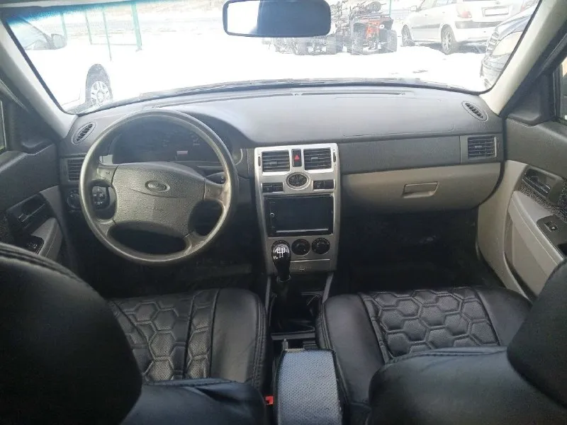 🚗 продам ваз priora 2008 года ухоженная и живая машина для своих лет. едет уверенно и бодро, двигатель работает ровно, без посторонних звуков. коробка передач в хорошем состоянии — все передачи включаются чётко, без хрустов и вылетов. 🛠️ кузов и днище: пороги переварены и сделаны аккуратно. стаканы спереди и сзади целые, в отличном состоянии. днище живое, без гнили и дыр. на капоте есть небольшие рыжики, мелкие и почти незаметные. 🚙 оснащение и комфорт: —электро усилитель руля — колёса r15 на зимней резине — машина без колхоза, всё штатно 📊 пробег: 220 000 км 💰 цена: 320 000 ₽ 🔥 очень хороший торг при осмотре для реального покупателя автомобиль без срочных вложений, сел и поехал. отличный вариант на каждый день, надёжный и неприхотливый. 📞 звоните или пишите — с радостью покажу автомобиль. телефон +7 949 469 90 62 г. снежное 📞 звоните: +7(949)4699062 - фотография - 7