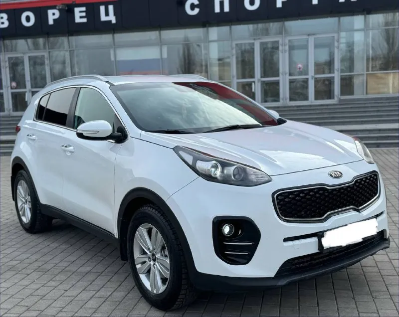 Продам kna sportage 2018 2.0автомат в идеальном состоянии без вложений 1хозяин за всю жизнь вся обслуженая мотор коробка 198.000пробега родного два комплекта ключей 4подёмника 4подогрева подогрев руля мульти руль новы блины колодки стойки автомобиль на твёрдую петерку готов к любым проверкам сигнализация авто запуском в машине не курили за машиной следили все остальные вопросы по телефону звоните в любое время !! +7949-467-65-94 цена 1.950.000 торг - фотография - 7