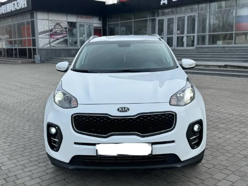 Продам kna sportage 2018 2.0автомат в идеальном состоянии без вложений 1хозяин за всю жизнь вся обслуженая мотор коробка 198.000пробега родного два комплекта ключей 4подёмника 4подогрева подогрев руля мульти руль новы блины колодки стойки автомобиль на твёрдую петерку готов к любым проверкам сигнализация авто запуском в машине не курили за машиной следили все остальные вопросы по телефону звоните в любое время !! +7949-467-65-94 цена 1.950.000 торг - фотография - 8