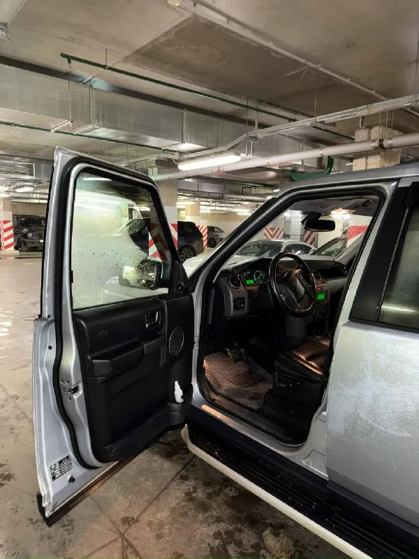 Продам land rover discovery 2,7 at 2006 пробег 190.000 км срочно город торез цена 850.000₽ 🔥🔥🔥 +79495294760 идеальное состояние, редкий экземпляр, родной пробег, полностью обслужен, без гнили и ржавчины, все работает. мотор после кап ремонта !!!! пневма работает идеально ! в салоне каждая кнопка рабочая ! максимальная комплектация ! hse музыка хаман кордон ! подогрев всех стекол ! подогрев всех сидений ! есть вебасто !!!! подогрев ! альпийская крыша ! (3 люка ) и абсолютно все работает !!!!! торг на соляру ! за 700 и тд не отдам ! 📞 звоните: +7(949)5294760 - фотография - 4