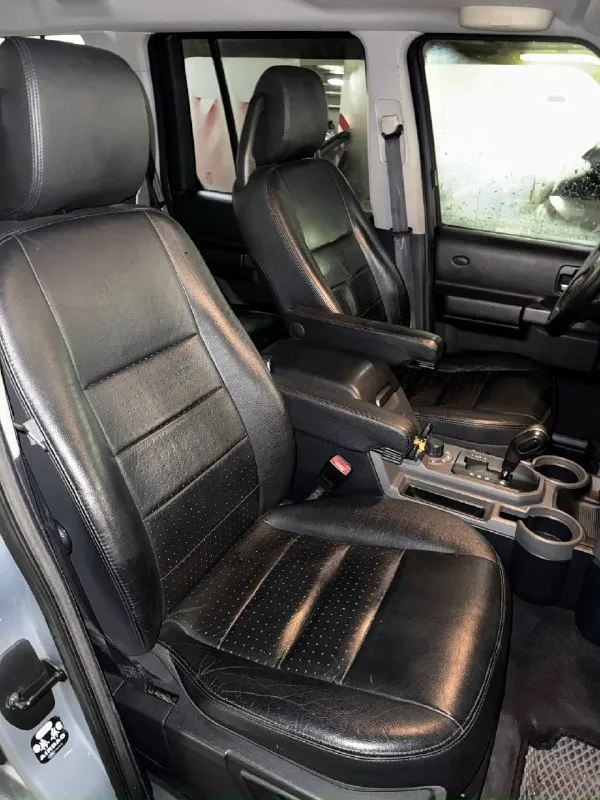 Продам land rover discovery 2,7 at 2006 пробег 190.000 км срочно город торез цена 850.000₽ 🔥🔥🔥 +79495294760 идеальное состояние, редкий экземпляр, родной пробег, полностью обслужен, без гнили и ржавчины, все работает. мотор после кап ремонта !!!! пневма работает идеально ! в салоне каждая кнопка рабочая ! максимальная комплектация ! hse музыка хаман кордон ! подогрев всех стекол ! подогрев всех сидений ! есть вебасто !!!! подогрев ! альпийская крыша ! (3 люка ) и абсолютно все работает !!!!! торг на соляру ! за 700 и тд не отдам ! 📞 звоните: +7(949)5294760 - фотография - 7