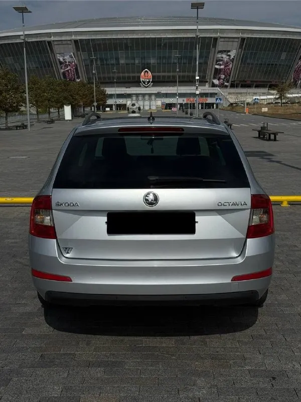 ❗️продам skoda octavia а7, 2014 г. в., чешская сборка. 250 000 км чистого, трассового пробега, 1.6 турбодизель, механика. авто обслужено, в авариях не была, все расходники своевременно менялись, гаражное хранение, чехол на руле и передних сидениях. ходовая, коробка, двигатель в отличном состоянии. любые проверки приветствуются (за ваш счет). за весь срок эксплуатации авто ни разу не подвело, едет плавно и ровно. 💴 - 1 150 000 ₽ (обоснованный торг уместен) 📞 - +79494532394 донецк - фотография - 3