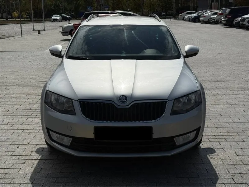 ❗️продам skoda octavia а7, 2014 г. в., чешская сборка. 250 000 км чистого, трассового пробега, 1.6 турбодизель, механика. авто обслужено, в авариях не была, все расходники своевременно менялись, гаражное хранение, чехол на руле и передних сидениях. ходовая, коробка, двигатель в отличном состоянии. любые проверки приветствуются (за ваш счет). за весь срок эксплуатации авто ни разу не подвело, едет плавно и ровно. 💴 - 1 150 000 ₽ (обоснованный торг уместен) 📞 - +79494532394 донецк - фотография - 5
