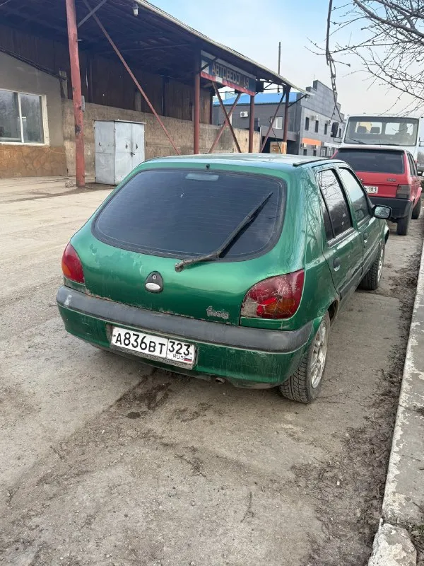 Продам ford fiesta, не на ходу, что то с мотором, по документам все ровно, цена 45000 +79592020063 луганск 📞 звоните: +7(959)2020063 - фотография - 4