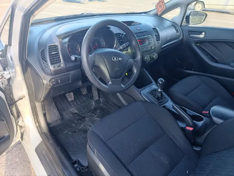 Продам kia церато, 2013 г. В. , пробег 218000. Мотор 1,6 механика(6 ступка), очень экономичный и надёжный автомобиль. Два владельца, кузов в заводском окрасе. Одно незначительное дтп по переднему бамперу. Сухой, работает ровно, коробка переключается мягко. Два комплекта резины (зима, лето, r16). Цена 870.000₽ торг.
+79497224839
📲 Tg: виталий сергеевич
📞 Звоните: +7(949)7224839 - фотография - 6