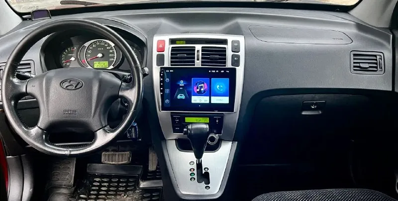 Продам идеальный hyundai tucson 2.0 бензин. коробка автомат 2008 год выпуска кузов в отличном состоянии в родном окрасе! техническое состояние — превосходное! недавно было проведено полное техническое обслуживание. все стекла оригинальные, а геометрия кузова идеально ровная. безопасность на высшем уровне, все герметики завод. двигатель работает как часы: тихо, быстро. автоматическая коробка передач переключается мягко и легко. ходовая часть не имеет стуков. на машине установлены диски r16 на хорошей резине. комплектация богатая: климат-контроль, подогревы сидений, гидроусилитель руля, подушки безопасности airbag, система abs, электрическая регулировка зеркал с обогревом, электрические стеклоподъёмники с доводчиками и сигнализация. дополнительно установлены мультимедиа с bluetooth, качественная аудиосистема и тонировка задней полусферы. ржавчины и гнили нет нигде. днище, пороги, стаканы, лонжероны — всё целое!цена 885.000₽ торг!все вопросы по телефону +79493578236 - фотография - 7