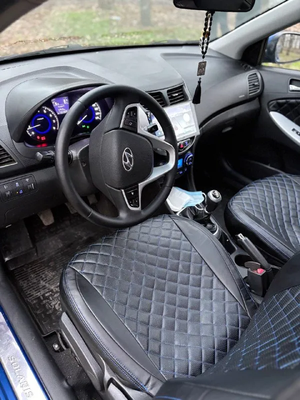 Продам hyundai solaris🔥 год выпуска:2013🔥 пробег, км:153.000(оригинал) 🔥 модификация:1.6мт 🔥 тип двигателя:газ/бензин🔥 коробка передач :механика 🔥 привод:передний🔥 тип кузова : седан🔥 koмплeктaция: elegance🔥 цвет: cиний🔥 3 собственника с 2013г. продажа автомобиля от собственника. автомобиль в богатой комплектации и в ухоженном состоянии. таких хозяйских машин осталось малость. машина на полном ходу, не требует никаких вложений от слова совсем. мотор в идеальном состоянии, не троит, не дымит, не имеет каких либо посторонних звуков, работает идеально как на газу так и не бензине. замена масла каждые 7.000.под капотом ничего не намывал, не подготавливал, чтобы было видно, что мотор сухой, без каких-либо потёков. мкпп-в идеальном состоянии, все передачи включаются мягко, без хрустов, ничего не выбивает. ходовая-мягкая, ничего не стучит, не тарабанит, всё что нужно было - поменяно. при встречу всё расскажу и покажу. цена:899.999 тысяч возможен пригон по договоренности. возможен обмен. номер для связи:+79495752024 - фотография - 10