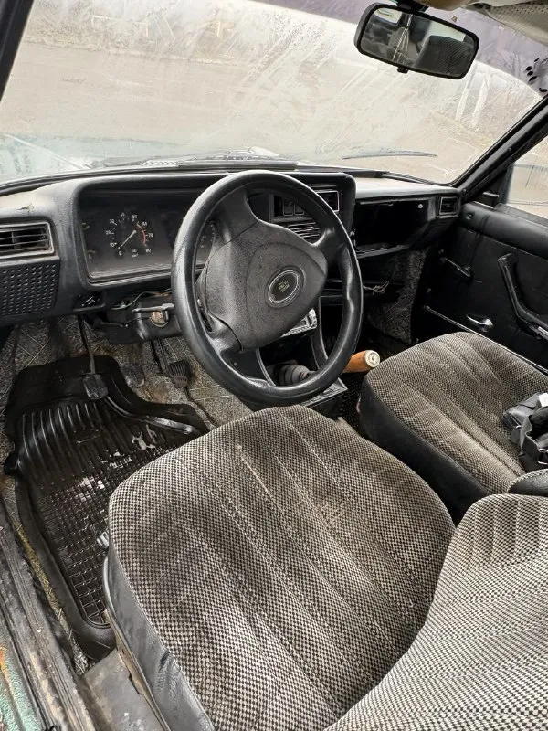 Продам ваз 21043 🔥 год выпуска:1992🔥 пробег, км:200.000 🔥 модификация:1.3мт 🔥 тип двигателя:бензин🔥 коробка передач :механика 5ступка 🔥 привод:задний🔥 тип кузова : легковой универсал🔥 koмплeктaция: comfort🔥 цвет: зеленый🔥 в продаже рабочая ласточка, на полном ходу. из последнего сделано:запчасти-антифриз, масло, фильтр, шланги на печку, прокладка клапанной крышки, рем вставка, проставки, резинки, резинки стабилизатора, шаровые 2,сайлетблоки рычагов, бублики, болт верхнего рычага, реактивные тяги, болты к ним,2 задних амортизатора, рем комплект полуось, колодки и тормозуха, шлифовка головы. мотор заводится с пол оборота, работает идеально, не троит, не глохнет. кпп-5 ступка, все передачи включаются, без хрустов, ничего не вылетает. свет-ксенон, все положения работают. так же имеется видео, по просьбе отправлю для более лучшего осмотра авто. многое могу не описать. при встречу всё расскажу и покажу. цена:109.999 тысяч возможен пригон по договоренности. возможен обмен. номер для связи:+79495752024 - фотография - 9