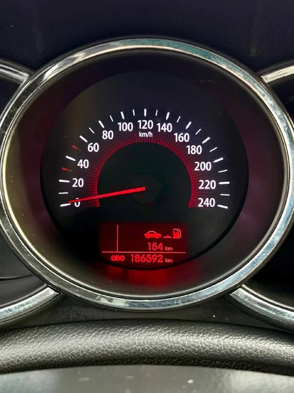 ◽️Kia sorento

💰Цена: 1 200 000р
🏢Город: мариуполь
📅Год выпуска: 2011
🧾Пробег: 186 592км.
⚙️Двигатель: 2.4
⛽Топливо: бензин
⚙️Кпп: механика

📞 Телефон:

+7-949-727-41-51
+7-949-551-91-52
+7-989-263-55-56

💾 Описание:

✅ Отличное состояние
✅ Полный привод 4х4

Надёжный двигатель 2.4 едет хорошо. Кпп и сцепление отлично. Ходовая мягкая, салон в отличном состоянии, гур, полный электропакет, abs, центральный замок, подогрев сидений, кожаный мультируль, android магнитола с камерой заднего вида, отличная зимняя резина на литых дисках.

❄️ Климат-контроль
Холодит шикарно.

❗️Успейте купить живой автомобиль без ржавчин, реагентов, и технически в очень хорошем состоянии❗️

🏦 Возможна продажа в кредит по двум документам.

Улица шевченко 2️⃣6️⃣9️⃣ - фотография - 10