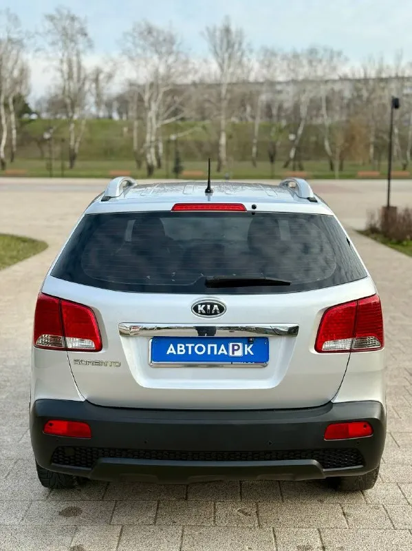 ◽️Kia sorento

💰Цена: 1 200 000р
🏢Город: мариуполь
📅Год выпуска: 2011
🧾Пробег: 186 592км.
⚙️Двигатель: 2.4
⛽Топливо: бензин
⚙️Кпп: механика

📞 Телефон:

+7-949-727-41-51
+7-949-551-91-52
+7-989-263-55-56

💾 Описание:

✅ Отличное состояние
✅ Полный привод 4х4

Надёжный двигатель 2.4 едет хорошо. Кпп и сцепление отлично. Ходовая мягкая, салон в отличном состоянии, гур, полный электропакет, abs, центральный замок, подогрев сидений, кожаный мультируль, android магнитола с камерой заднего вида, отличная зимняя резина на литых дисках.

❄️ Климат-контроль
Холодит шикарно.

❗️Успейте купить живой автомобиль без ржавчин, реагентов, и технически в очень хорошем состоянии❗️

🏦 Возможна продажа в кредит по двум документам.

Улица шевченко 2️⃣6️⃣9️⃣ - фотография - 5