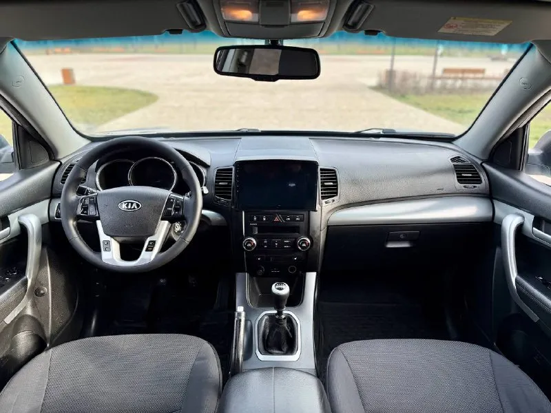 ◽️Kia sorento

💰Цена: 1 200 000р
🏢Город: мариуполь
📅Год выпуска: 2011
🧾Пробег: 186 592км.
⚙️Двигатель: 2.4
⛽Топливо: бензин
⚙️Кпп: механика

📞 Телефон:

+7-949-727-41-51
+7-949-551-91-52
+7-989-263-55-56

💾 Описание:

✅ Отличное состояние
✅ Полный привод 4х4

Надёжный двигатель 2.4 едет хорошо. Кпп и сцепление отлично. Ходовая мягкая, салон в отличном состоянии, гур, полный электропакет, abs, центральный замок, подогрев сидений, кожаный мультируль, android магнитола с камерой заднего вида, отличная зимняя резина на литых дисках.

❄️ Климат-контроль
Холодит шикарно.

❗️Успейте купить живой автомобиль без ржавчин, реагентов, и технически в очень хорошем состоянии❗️

🏦 Возможна продажа в кредит по двум документам.

Улица шевченко 2️⃣6️⃣9️⃣ - фотография - 7