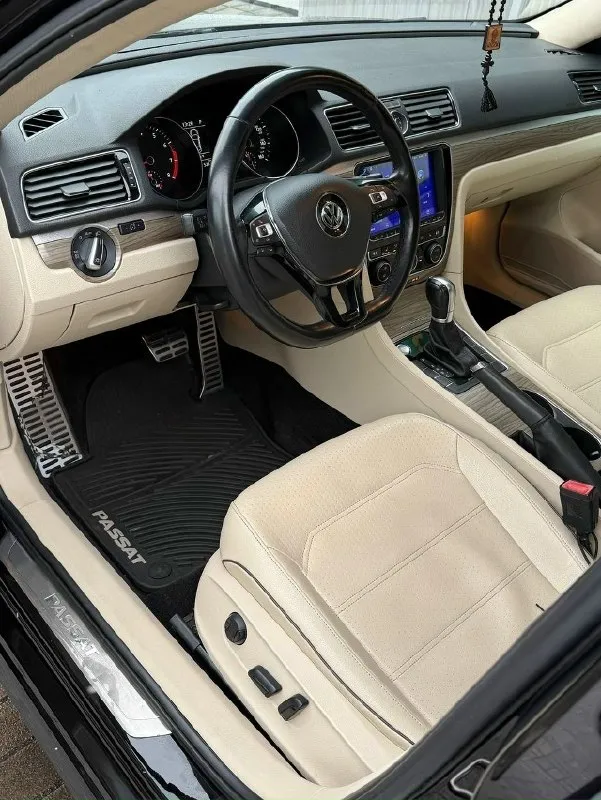 Продам volkswagen passat 12.2015 автомобиль приобретался в америке в 2022г. бережная эксплуатация. двигатель 1.8 в паре с коробкой aisin. предмаксимальная комплектация, камера, подогревы всех сидений, бесключевой доступ, старт стоп. подход с душой, устранены все недостатки. полностью обслужена. замена масла каждые 5000км. грм новый оригинал, тормозные диски и колодки новые, все жидкости поменяны. качественное обслуживание и деликатное использование. два ключа. три комплекта резины, два комплекта дисков 17 зима+лето, лето 19 на новой резине. установлены правильные стабилизаторы. также заменены амортизаторы и пружины для комфортной эксплуатации и управляемости. сделан revo stage 1. установлена хорошая мультимедиа с навигацией и тд. сделана шумоизоляция. машина эксплуатируется только на качественном топливе. все зоны риска в пленке, кузов в двойной керамике, салон также в керамике. птс оригинал, за машину не стыдно, любые проверки на любом сто за ваш счет приветствую. при п 📞 звоните: +7(949)3413165 - фотография - 6
