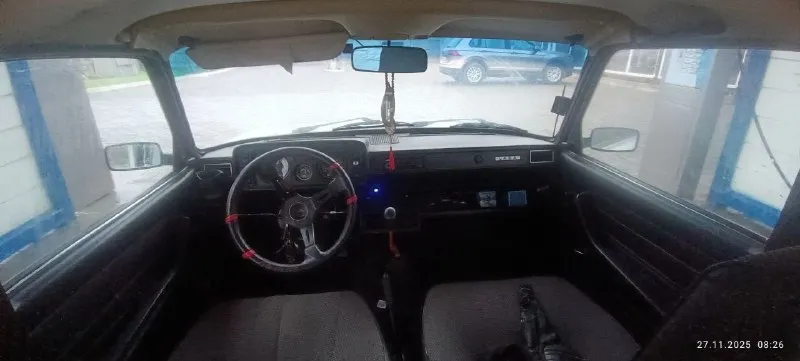 Продажа / обмен цена 180т. руб. ваз 2105 2008г. в жизненные косяки по порогам имеются, ничего критичного и сверх естественного нет !! 16рь не вписан!!! по мотору: почти сток, установлен только ресивер clubturbo объёмом 3,7л. , каналы 230мм, дроссель 56мм; маслопомойка. . по ходовой: рычаги передние дрифт дикие 2.0 st-avto, короткие сошки, +90рулевые сгоны, пружины -30, амортизаторы газ-масло, передние тормоза 14е вентилируемые диски с перфорацией и суппорта от приоры, ступичные подшипники передние тоже от переднеприводного ваза, зад родные барабаны, ручник держит, редуктор заварен. .. птс стс дкп на руках +79495029973 или в л/с 📞 звоните: +7(949)5029973 - фотография - 2