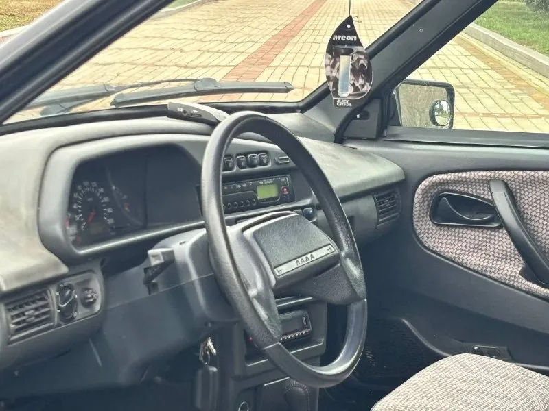 В продаже лада самара ваз 2115 пробег 124.000 тсч км год выпуска 2008 обьем двигателя 1.6v8 комплектация lux электро стекла подъемники подогрев сидений подогрев заднего стекла так же установления сигнализация центральный замок акустика pioneer оригинальная ! новая резина зима❄️ диски r14 за все время эксплуатации один владелец автомобиль в отличном состояние не требует вложений от слова совсем ! машина в донецке технический авто обслужен без вложений !, кузов без рыжиков, и вздутий. по документам любой вид оформление ) цена 290.000.р возможен торг номер телефона +79495644736 +79496935850 +79496209974 - фотография - 8