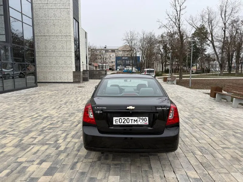 Chevrolet lacetti 2008 г. автомобиль в идеальном состоянии с родным пробегом 108 тыс автомобиль находился в одной семье перерегистрация была с мужа на жену, пробег 100% родной, эксплуатировался без дтп все стёкла в круг родные автомобиль очень хорошо сохранился в салоне никогда не курили техническая часть полностью обслужена и не требует никаких вниманий, по всем вопросам звоните цена 700 тыс руб осмотр город мариуполь +79497221071 - фотография - 5