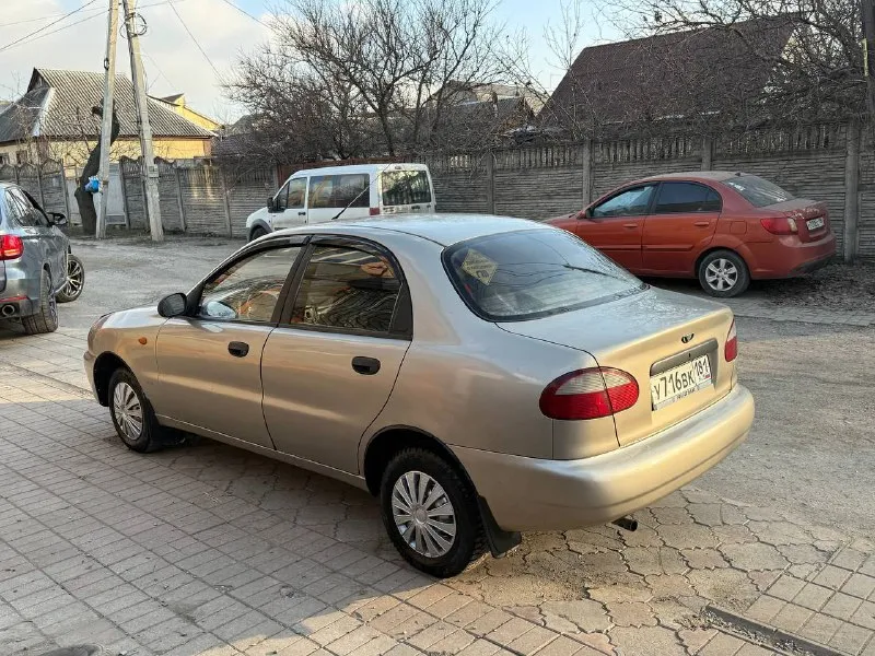 Продам daewoo lanos 2008 года выпуска. польская сборка. автомобиль в отличном состояние. газ/бензин 1 хозяин с автосалона.190.000 родной пробег 1.5 e-tec, в отличном состояние, масло не расходует коробка без нареканий. ходовая часть полностью обслужена. кузов без дтп, в хорошем состояние. пороги, днище, стаканы без коррозии и ржавчины. комплектация se:гур,2 стеклоподъемника, кондиционер. 2 комплекта резины(лето) зима новая установлена юридически чистый автомобиль, любой вид переоформление осмотр донецк 265.000 рублей. торг у капота +79495097888 📲 tg: … 📞 звоните: +7(949)5097888 - фотография - 5