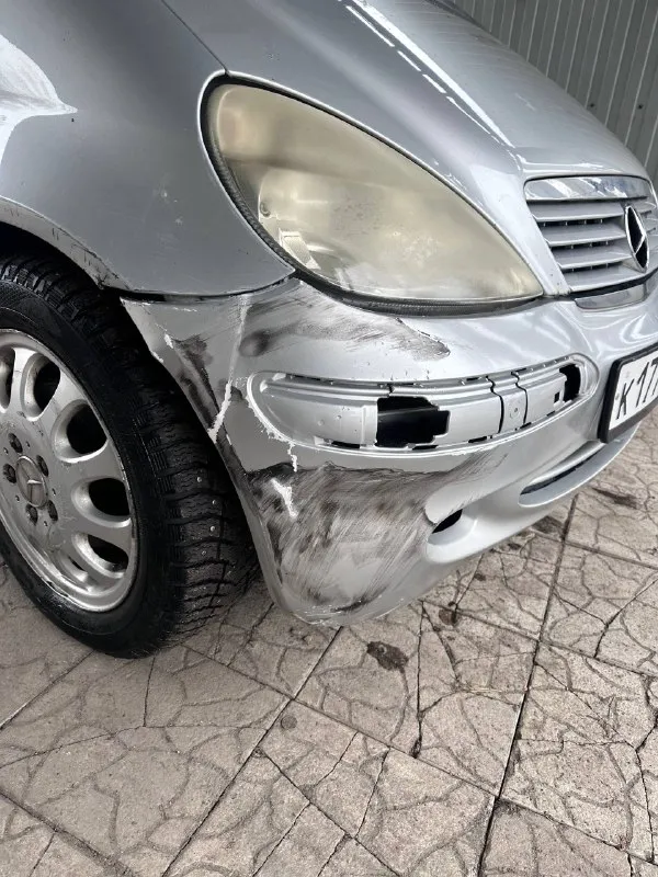 Продаю mercedes benz a170. машиной владею с 2015 года. полностью обслужена (масла, фильтра) 🔴 2004 год выпуска 🔴 объем 1.7 tdi 🔴 дизель 🔴 механика 🔴 пробег 256 🔴 кондиционер 🔴 стеклоподъемники 🔴 гирдоусилитель руля 🔴 электрорегулировка зеркал машина в хорошем состоянии, полностью на ходу, двигатель, коробка, ходовая - нареканий нет. произведена замена генератора (новый), ремни и ролики, замена компрессора кондиционера (лето очень хорошо работает кондиционер) по кузову есть моменты (потертости, рыжики, скол на бампере). лобовое стекло родное, есть скол, упала ветка с дерева, я не меняла, так как на езду не влияет. машина требует вложений только косметических! цена 250 тыс +79494164024 юлия осмотр в донецке - фотография - 3