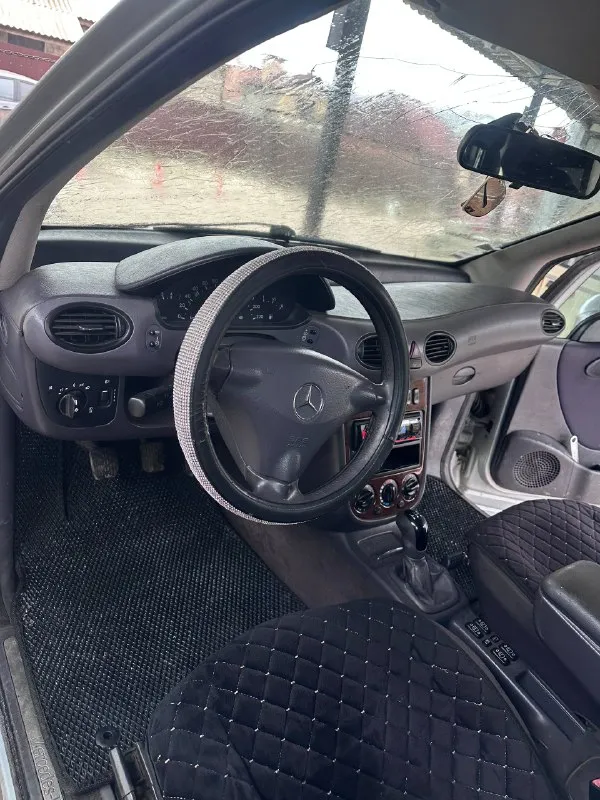 Продаю mercedes benz a170. машиной владею с 2015 года. полностью обслужена (масла, фильтра) 🔴 2004 год выпуска 🔴 объем 1.7 tdi 🔴 дизель 🔴 механика 🔴 пробег 256 🔴 кондиционер 🔴 стеклоподъемники 🔴 гирдоусилитель руля 🔴 электрорегулировка зеркал машина в хорошем состоянии, полностью на ходу, двигатель, коробка, ходовая - нареканий нет. произведена замена генератора (новый), ремни и ролики, замена компрессора кондиционера (лето очень хорошо работает кондиционер) по кузову есть моменты (потертости, рыжики, скол на бампере). лобовое стекло родное, есть скол, упала ветка с дерева, я не меняла, так как на езду не влияет. машина требует вложений только косметических! цена 250 тыс +79494164024 юлия осмотр в донецке - фотография - 5