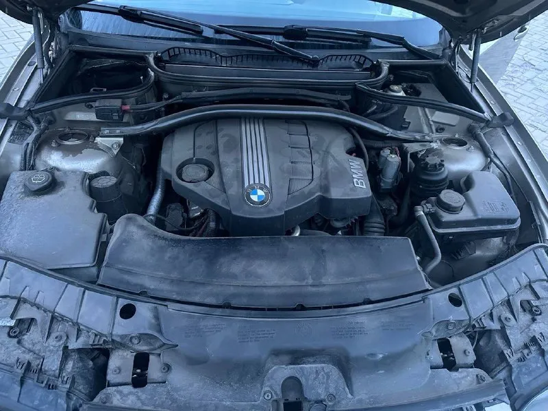 Продам bmw x3 от собственника(1хоз) -год:2009 -мотор: n47 2.0d (130kw, 177 л. с.) -привод: полный -по комплектации: м руль, панорамная крыша, сидения comfort. датчики дождя, света. установлены лампочки philips led (стоимостью 130€) -автомобиль в идеальном состоянии для своих лет, экоклогия на месте, в выхлопной системе полное отсутствие сажи. есть 1 маленький подкрас на крышке багажника, остальное заводской окрас. -недавно была полностью перебрана ходовая, не из за поломки, а в соответствии регламенту и времени эксплуатации (15.000 км) назад. -заменены цепи, впускной коллектор, egr, помпа, ремни, ролики, охла ждающая жидкость и т. д. -автомобиль обсуживался по регламенту bmw(b германии до 2024года). - заменены 80км назад тормозные диски и колодки(ate, trw) -80% пробега по европе. -замена масел каждые 15.000км. -масло в коробке каждые 45.000км. -была установлена мультимедиа c carplay. -диски от bmw x4 оригинал r18. -машина на новых зимних шинах(245/50 r18). на все остальные вопросы по телефону 1.180.000 +79493859490 - фотография - 8