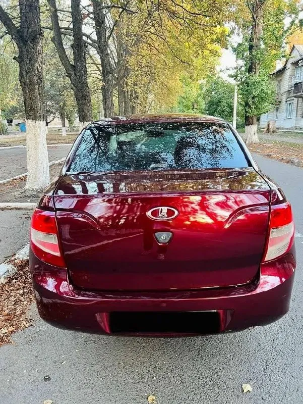 Продам лада гранта 12 год, кузов в идеальном состоянии, салон нормальный, комплектация пустая, двигатель капиталился 40 тыщ км назад, документы в порядке переоформление без проблем. цена 340 тыщ рублей + торг все интересующие вопросы по телефону +79495898728 +79495039459 - фотография - 4