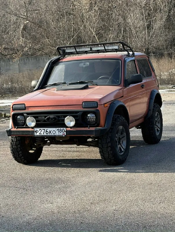 Продам ваз 2121 1978 года. автомобилем владею с 2016. был разобран до голого кузова, поварена только задняя панель, покрашена в 2019 году. заново собирался на новых и усиленных компонентах. денег не жалел. всё что можно было усилить не во вред надёжности - усилил. машина собиралась под ниву 16-го года. мотор капиталился 33 тысячи назад, собирал с низкой степенью сжатия. может ехать на самом плохом бензине или хорошем самогоне. колёса - 30 дюймов kumxo m/t. на них проехал 500 километров. не шумные, вокруг установлены амортизаторы манро вкруг. лифт + 5см, спереди "правильные проставки". передние тормоза - соболь. рулевые тяги самоделки, точечные заводские + w140 кабан. маятник стальной на подшипниках и всё это крутит гидроусилитель. сам варил подрамник на шести опорах с сайлентблоками. коробка и раздатка - всё висит на подрамнике + на раздатки третья опора, тихие рычаги но пром вал на крестовине дискомфорта не приносит. задний чулок на заказ варили + полуося разгруженного 📞 звоните: +7(949)3800373 - фотография - 6