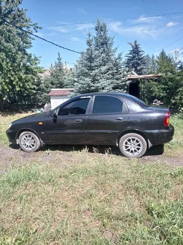 Продам ланос 2010 год. автомобиль в отличном состоянии, всё работает, пробег родной, резина новая на шипах. остальные вопросы по телефону. торг уместен. +79494231824 цена 470.000 📞 звоните: +7(949)4231824 - фотография - 2